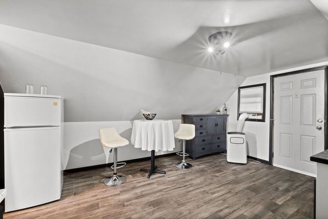 3036 N Kedzie Avenue, Chicago, IL 60618