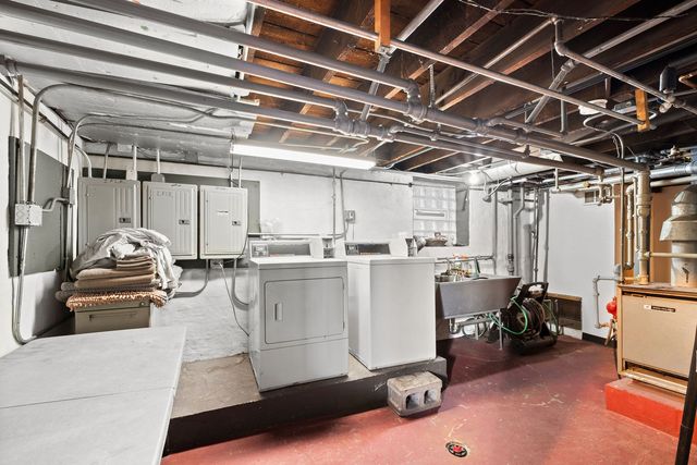 3036 N Kedzie Avenue, Chicago, IL 60618