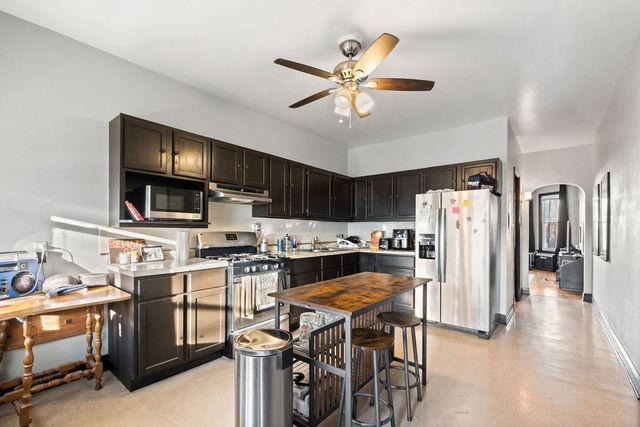 3036 N Kedzie Avenue, Chicago, IL 60618