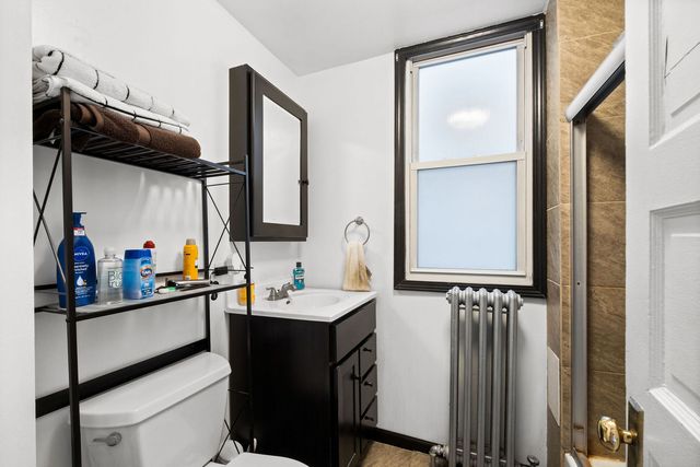 3036 N Kedzie Avenue, Chicago, IL 60618