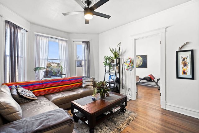 3036 N Kedzie Avenue, Chicago, IL 60618