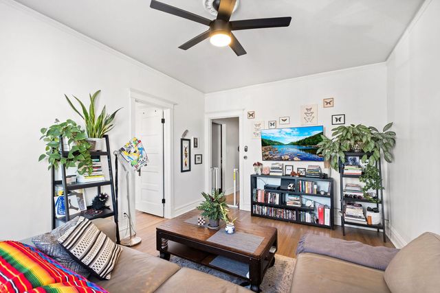 3036 N Kedzie Avenue, Chicago, IL 60618