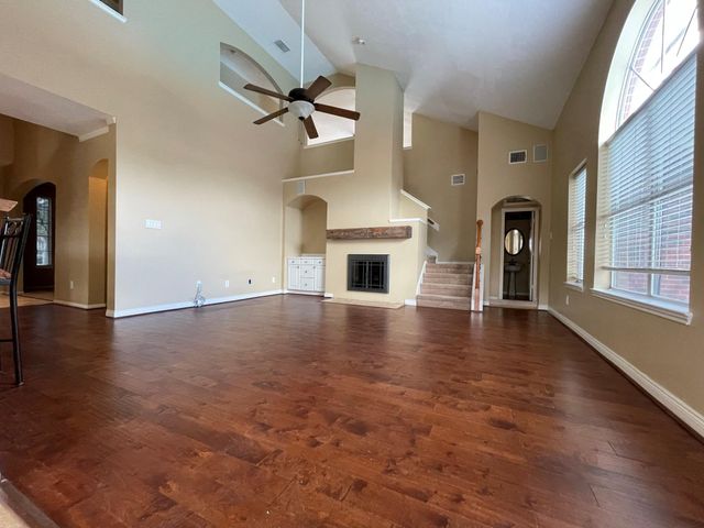 739 Annies Way, Sugar Land, TX 77479