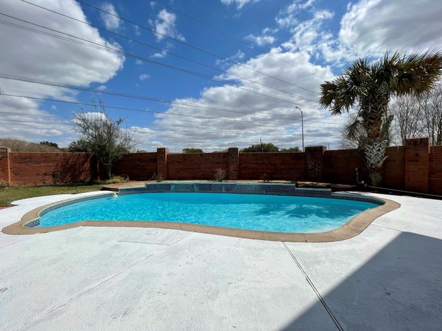 739 Annies Way, Sugar Land, TX 77479