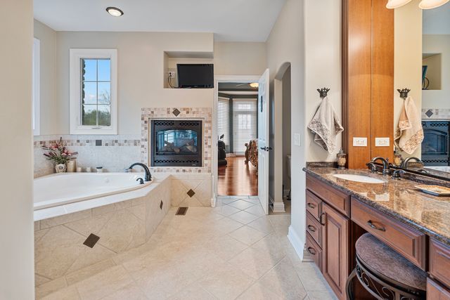 4220 Northgate Drive, Spring Grove, IL 60081