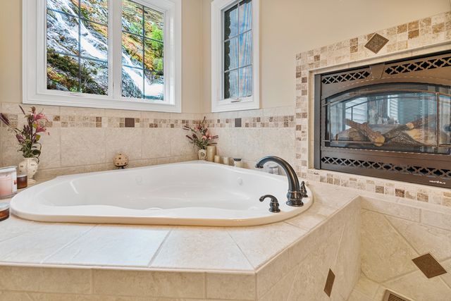 4220 Northgate Drive, Spring Grove, IL 60081