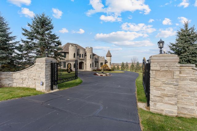 4220 Northgate Drive, Spring Grove, IL 60081