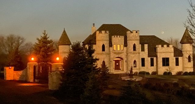 4220 Northgate Drive, Spring Grove, IL 60081