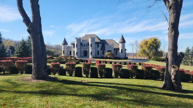 4220 Northgate Drive, Spring Grove, IL 60081