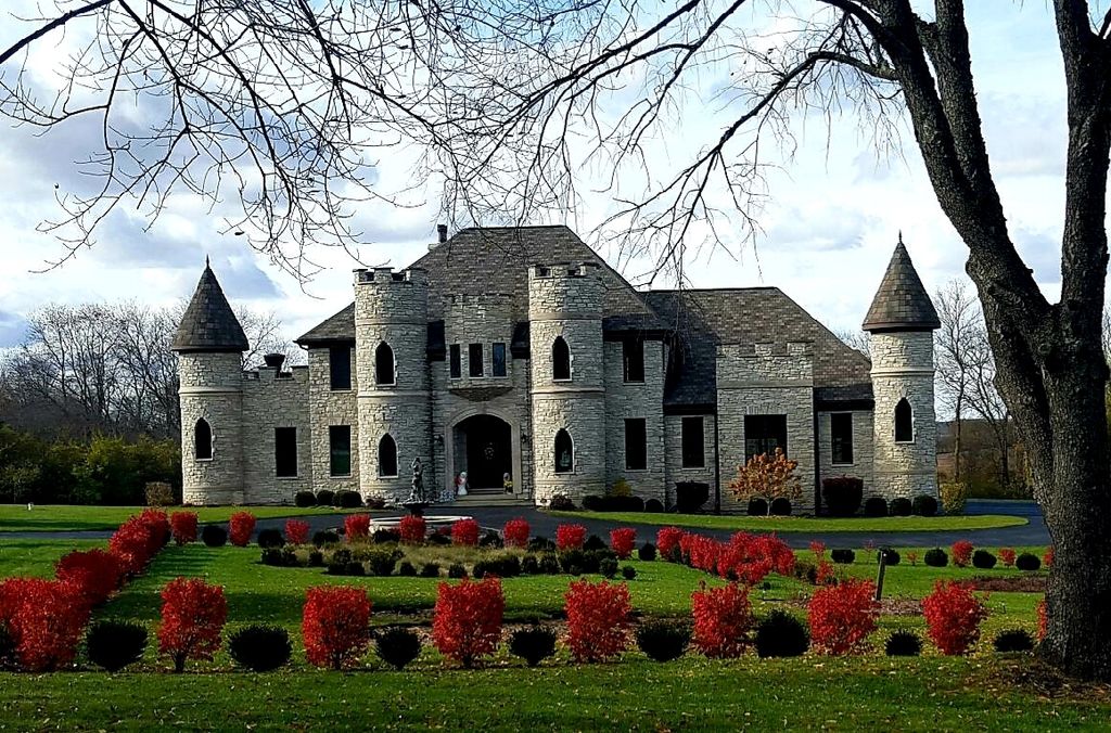 4220 Northgate Drive, Spring Grove, IL 60081