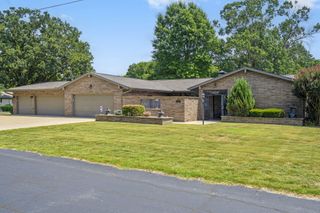 104 Hickory Street, Blue Eye, MO 65611