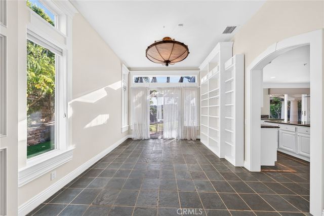 21004 Mendenhall Ct, Topanga, CA 90290