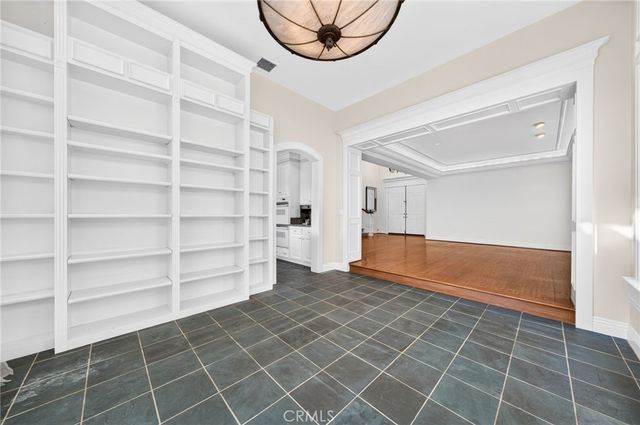 21004 Mendenhall Ct, Topanga, CA 90290