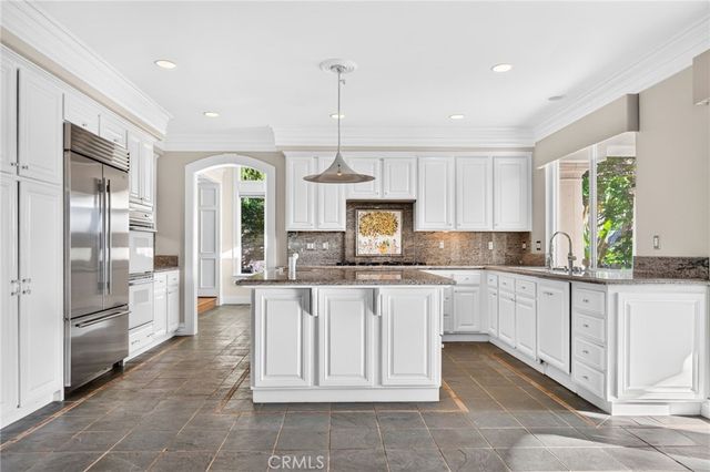 21004 Mendenhall Ct, Topanga, CA 90290