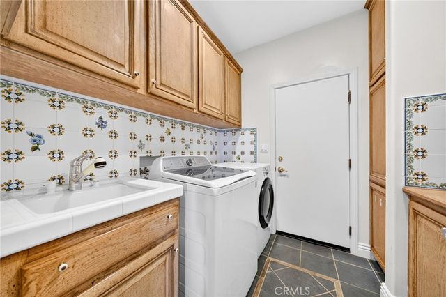 21004 Mendenhall Ct, Topanga, CA 90290