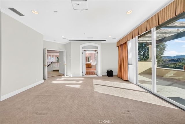 21004 Mendenhall Ct, Topanga, CA 90290