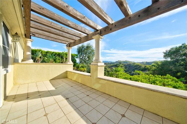 21004 Mendenhall Ct, Topanga, CA 90290