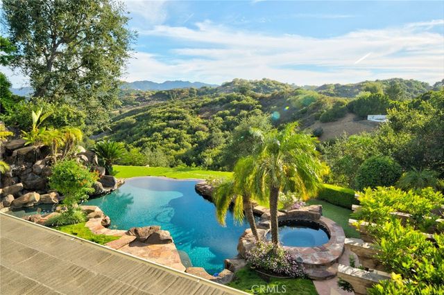 21004 Mendenhall Ct, Topanga, CA 90290