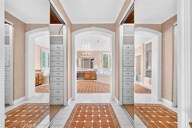 21004 Mendenhall Ct, Topanga, CA 90290