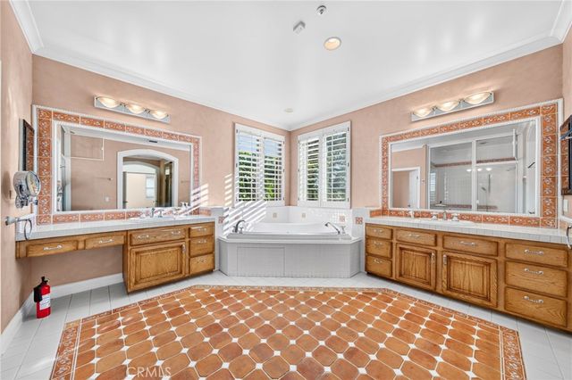 21004 Mendenhall Ct, Topanga, CA 90290