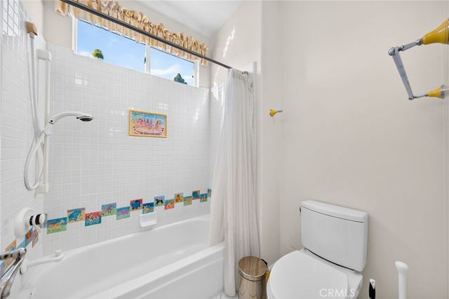 21004 Mendenhall Ct, Topanga, CA 90290