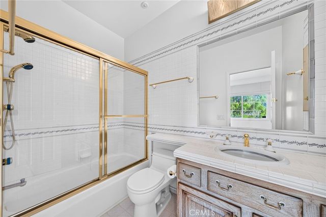 21004 Mendenhall Ct, Topanga, CA 90290
