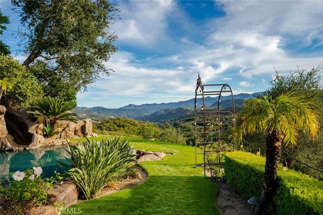 21004 Mendenhall Ct, Topanga, CA 90290