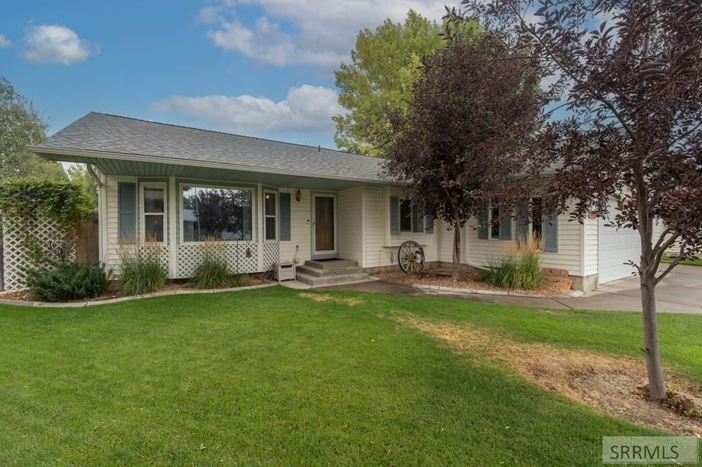 Image 1 of property listing at 977 W Plommon Circle, Idaho Falls, ID 83402