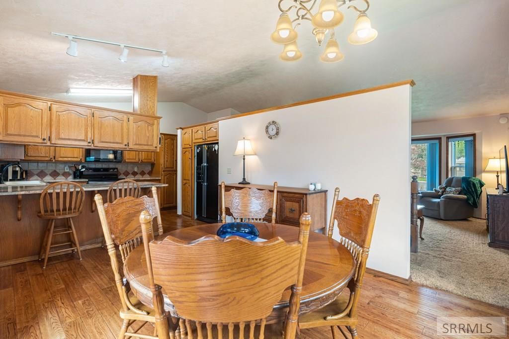 Image 13 of property listing at 977 W Plommon Circle, Idaho Falls, ID 83402