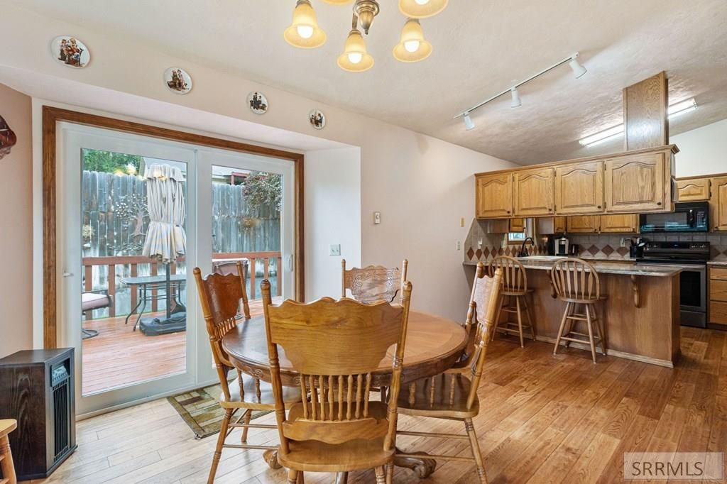 Image 14 of property listing at 977 W Plommon Circle, Idaho Falls, ID 83402