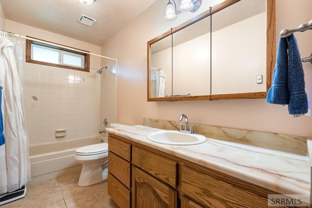 Image 25 of property listing at 977 W Plommon Circle, Idaho Falls, ID 83402