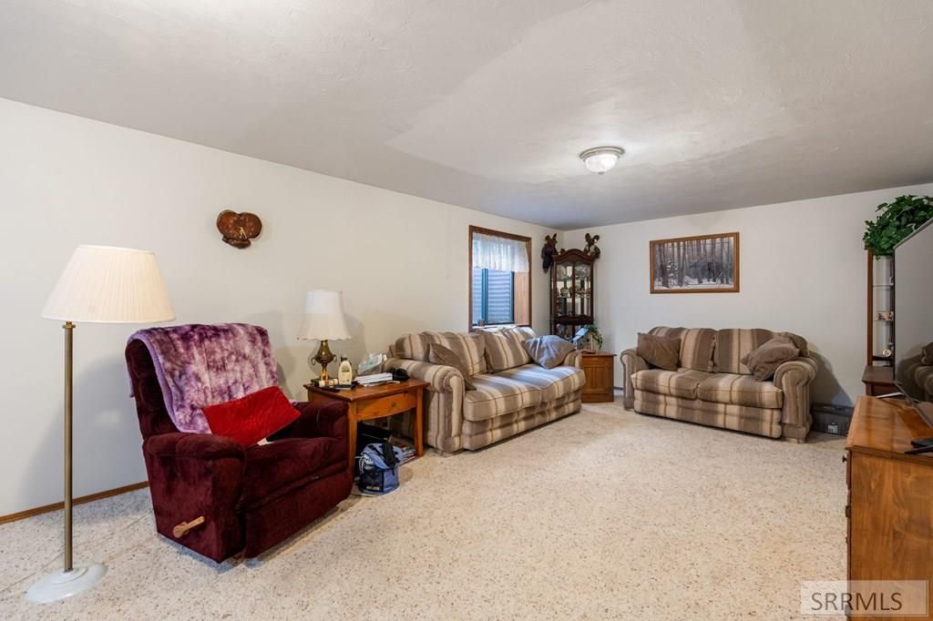 Image 32 of property listing at 977 W Plommon Circle, Idaho Falls, ID 83402