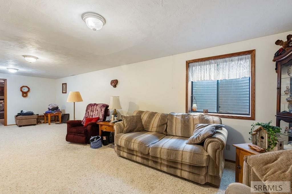Image 33 of property listing at 977 W Plommon Circle, Idaho Falls, ID 83402