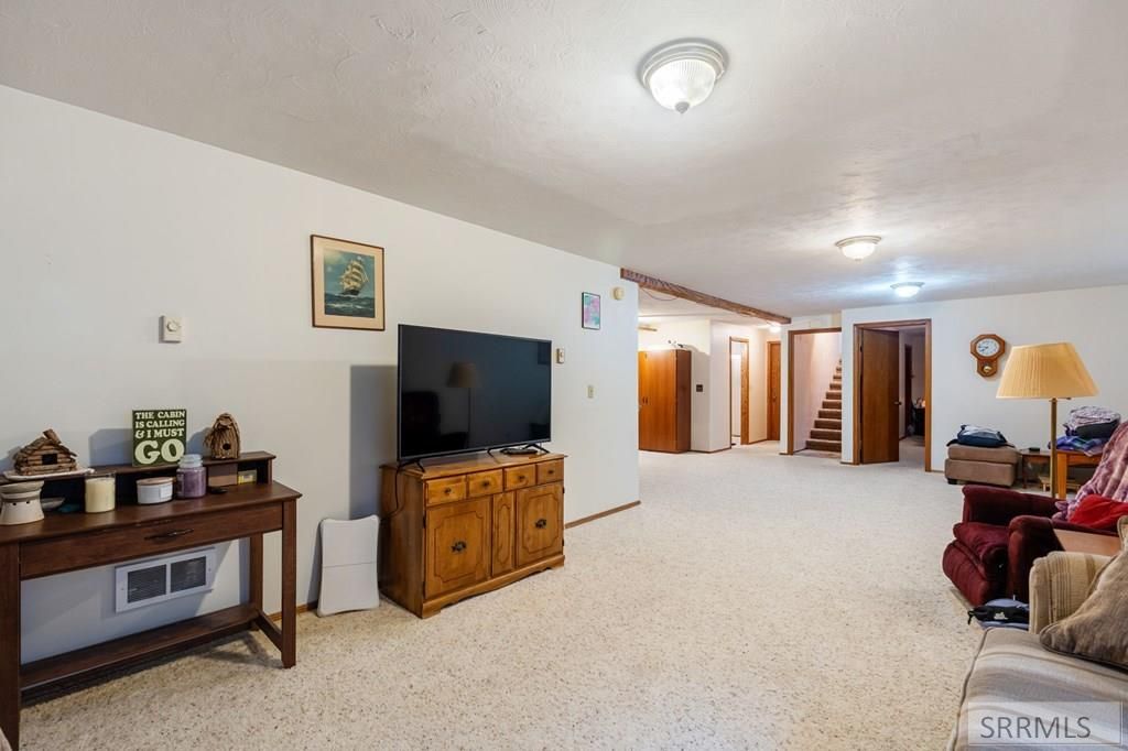 Image 34 of property listing at 977 W Plommon Circle, Idaho Falls, ID 83402