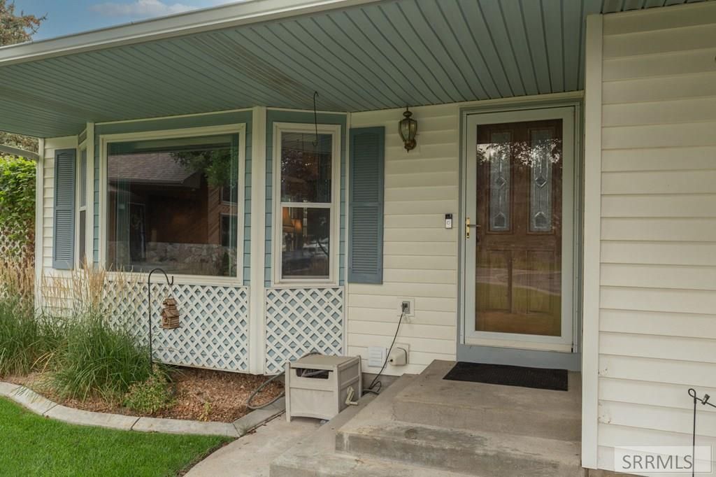 Image 5 of property listing at 977 W Plommon Circle, Idaho Falls, ID 83402
