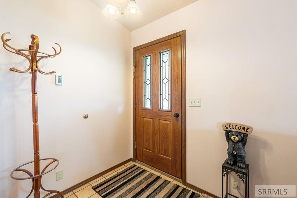 Image 6 of property listing at 977 W Plommon Circle, Idaho Falls, ID 83402