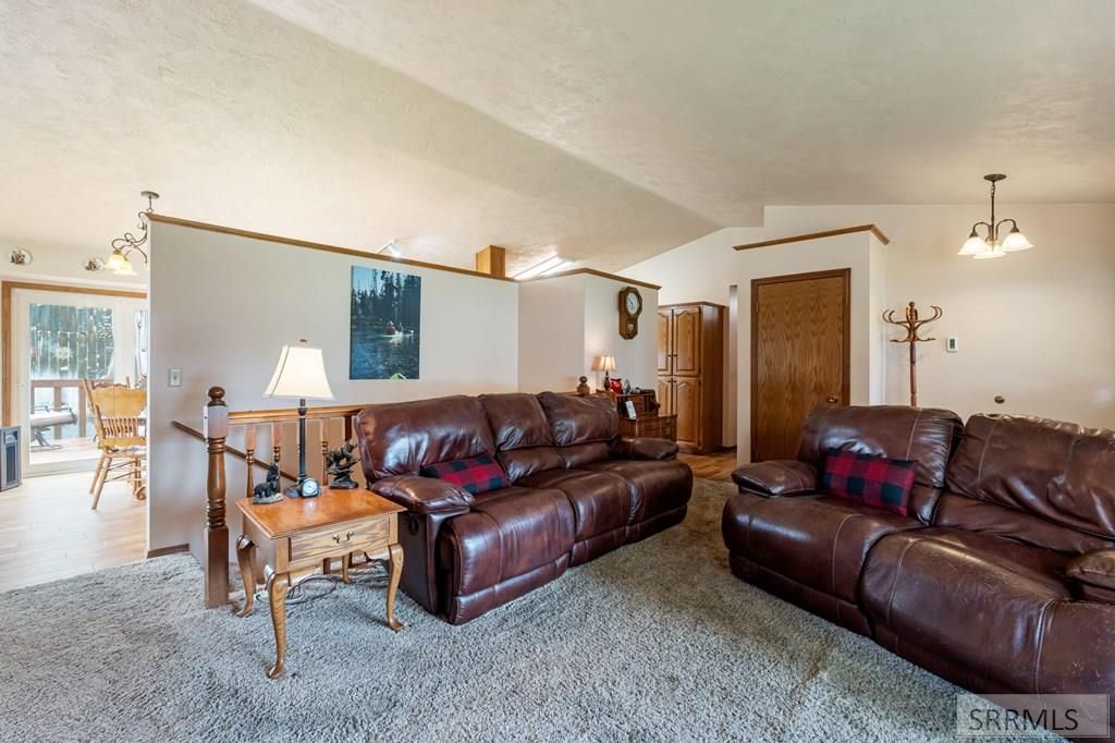 Image 9 of property listing at 977 W Plommon Circle, Idaho Falls, ID 83402