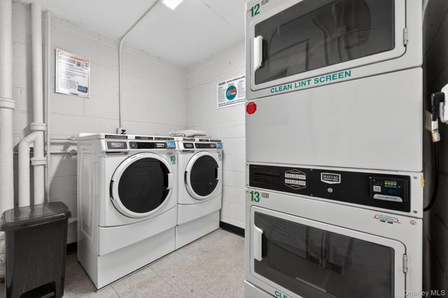 100 Clinton Avenue 3K, Mineola, NY 11501