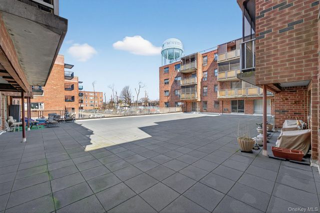 100 Clinton Avenue 3K, Mineola, NY 11501