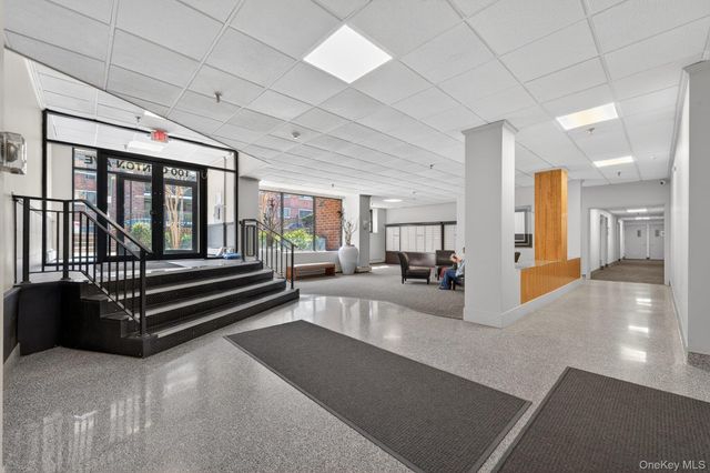 100 Clinton Avenue 3K, Mineola, NY 11501