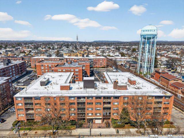 100 Clinton Avenue 3K, Mineola, NY 11501