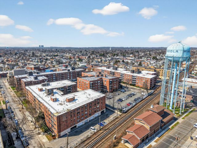 100 Clinton Avenue 3K, Mineola, NY 11501
