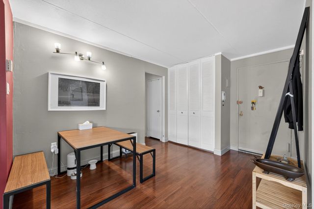 100 Clinton Avenue 3K, Mineola, NY 11501