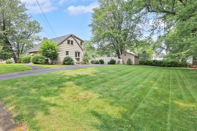 96 Roberta Cir, Agawam, MA 01001