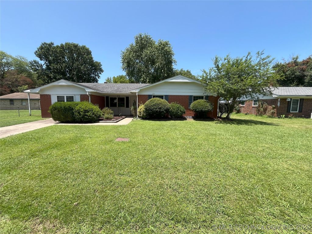 1003 NW 10th Street, Stigler, OK 74462