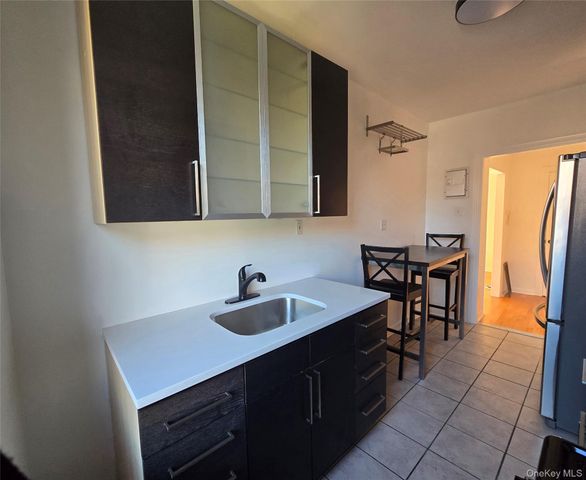 62-64 Saunders Street 4P, Rego Park, NY 11374