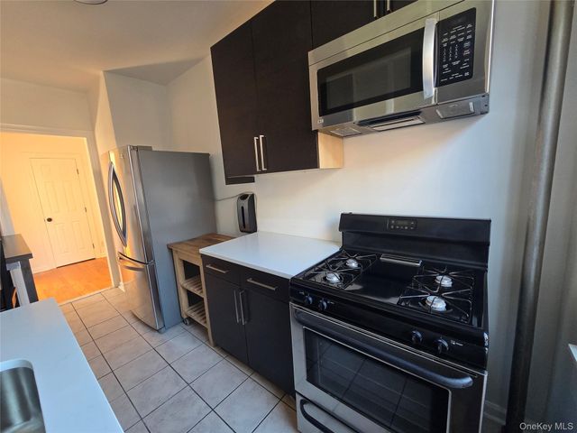 62-64 Saunders Street 4P, Rego Park, NY 11374