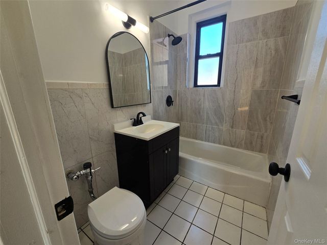 62-64 Saunders Street 4P, Rego Park, NY 11374