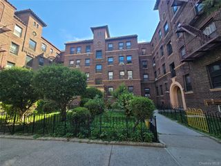 62-64 Saunders Street 4P, Rego Park, NY 11374