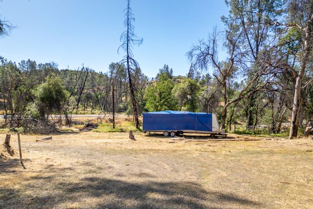 13592 Old Oregon Trail, Redding, CA 96003